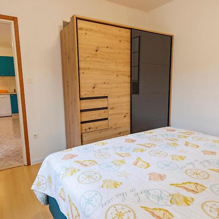 Apartments Baricevic Bol Bagian luar foto