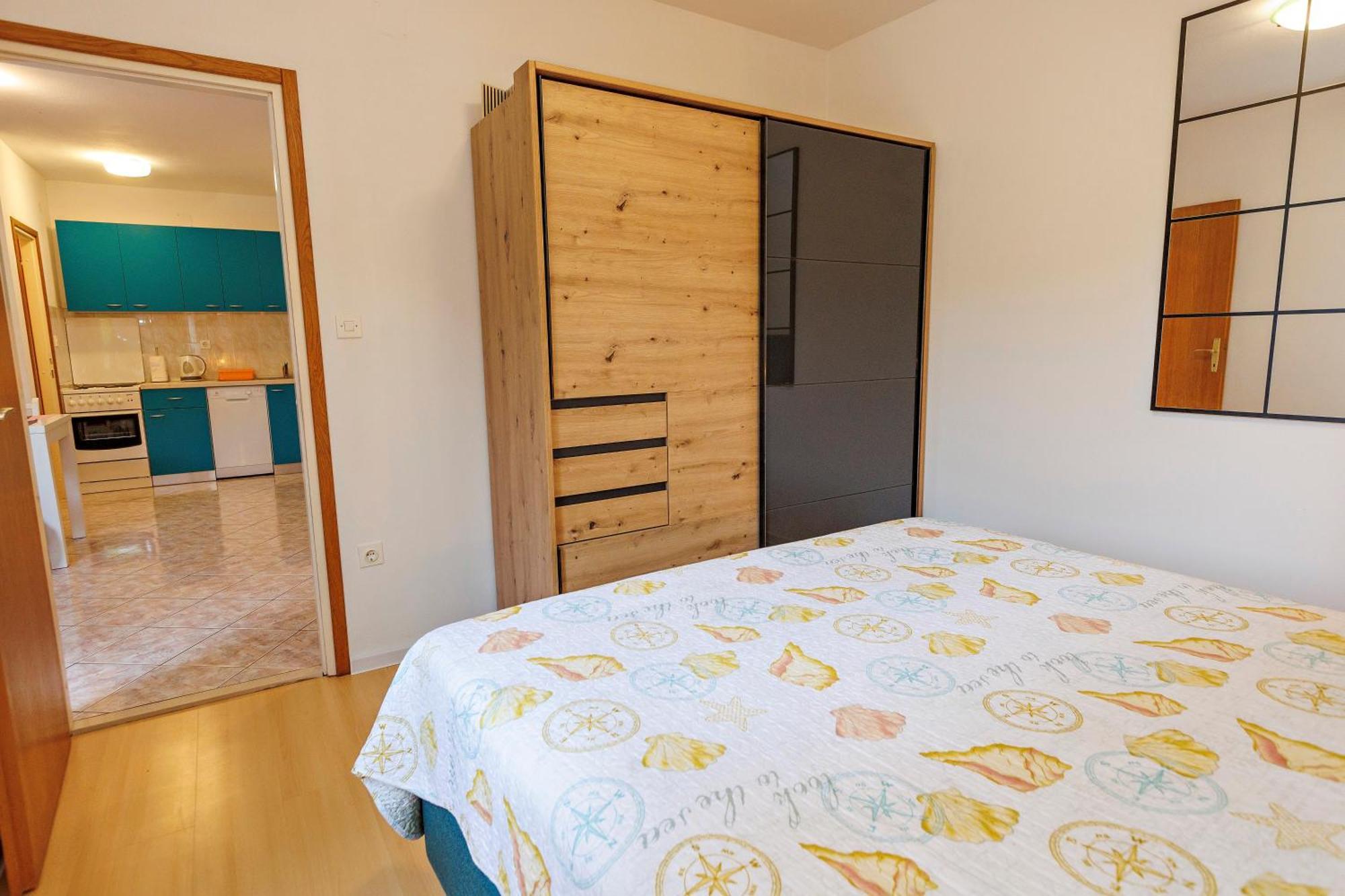 Apartments Baricevic Bol Bagian luar foto