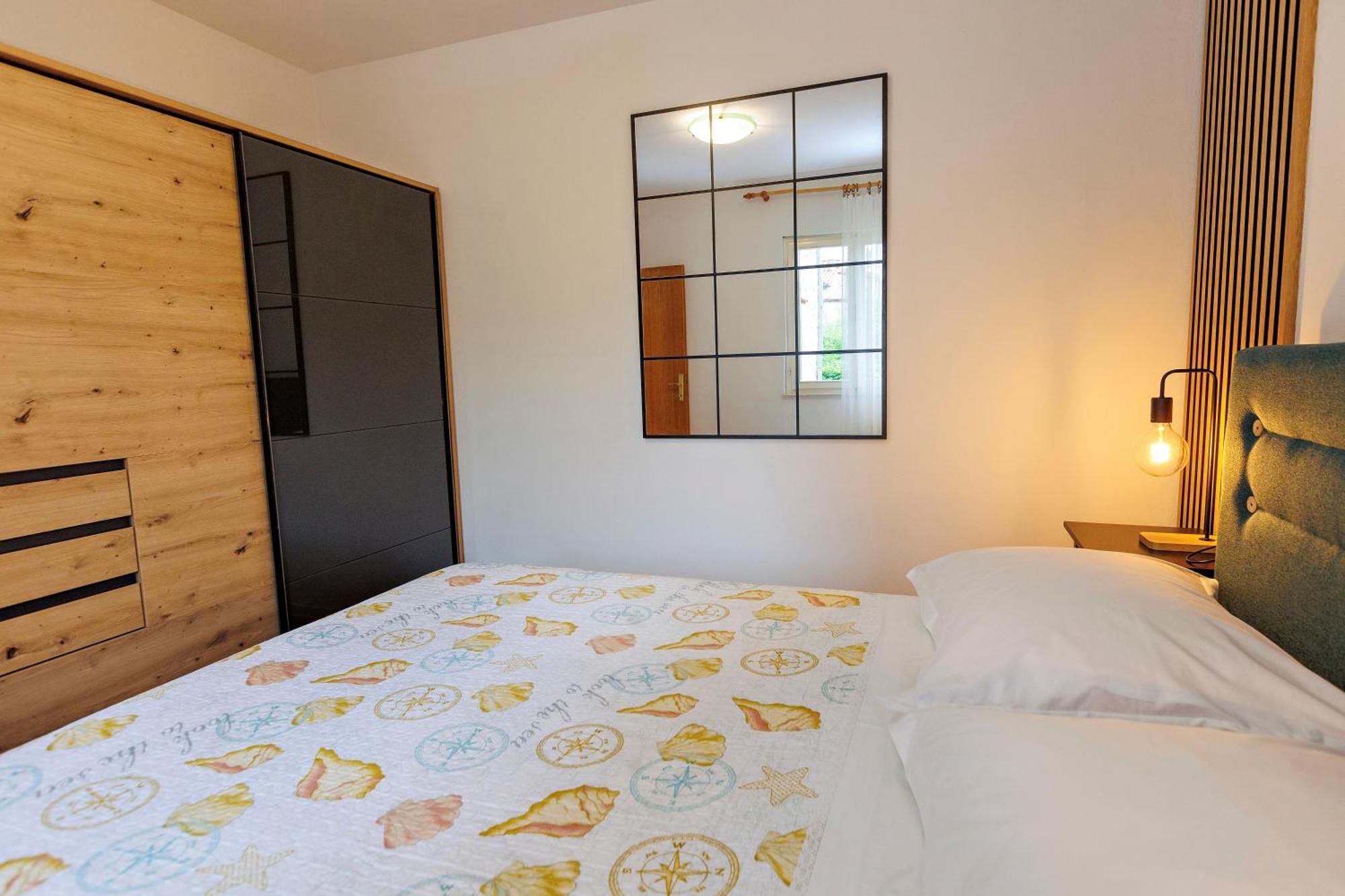 Apartments Baricevic Bol Bagian luar foto