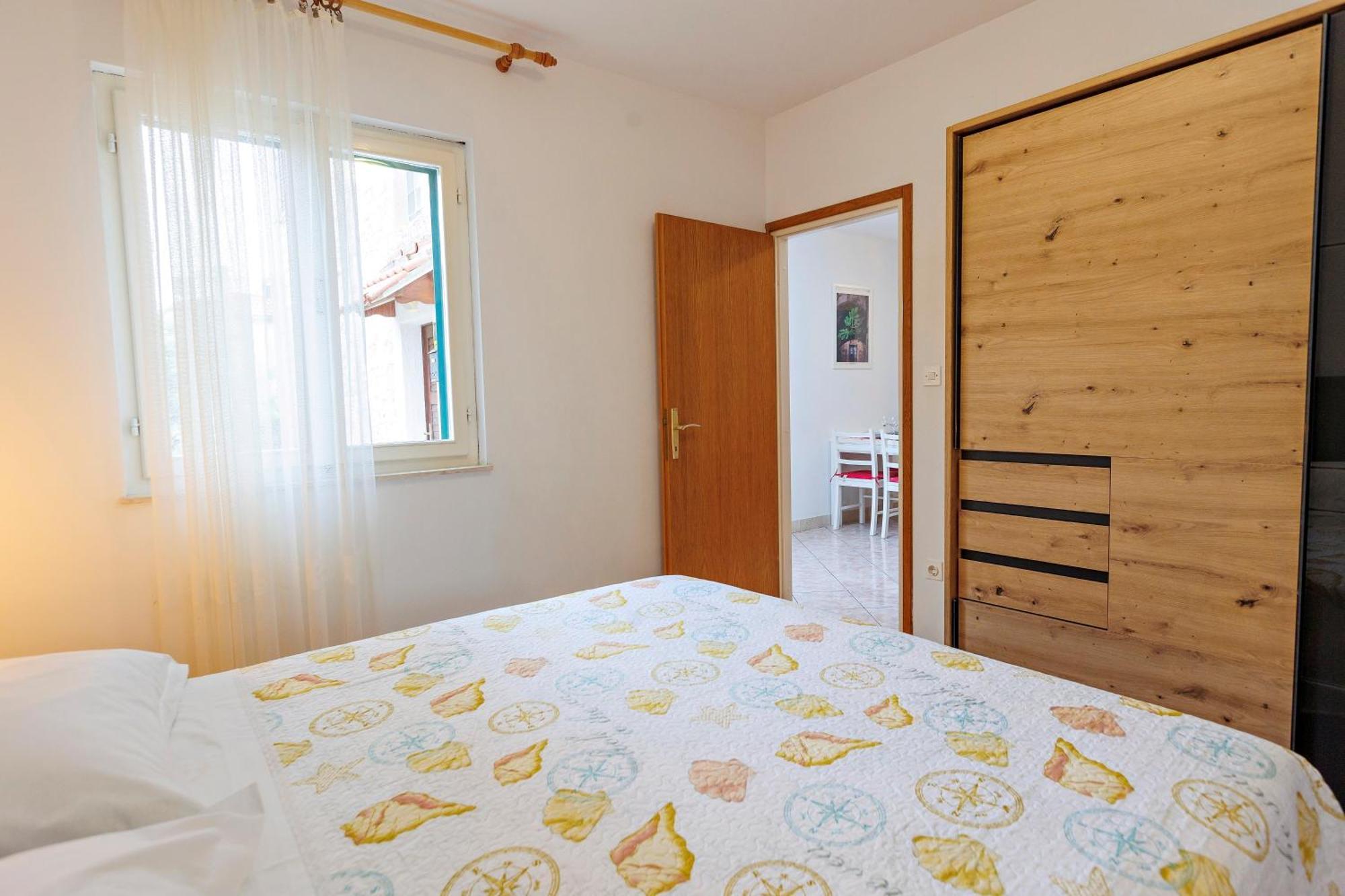 Apartments Baricevic Bol Bagian luar foto