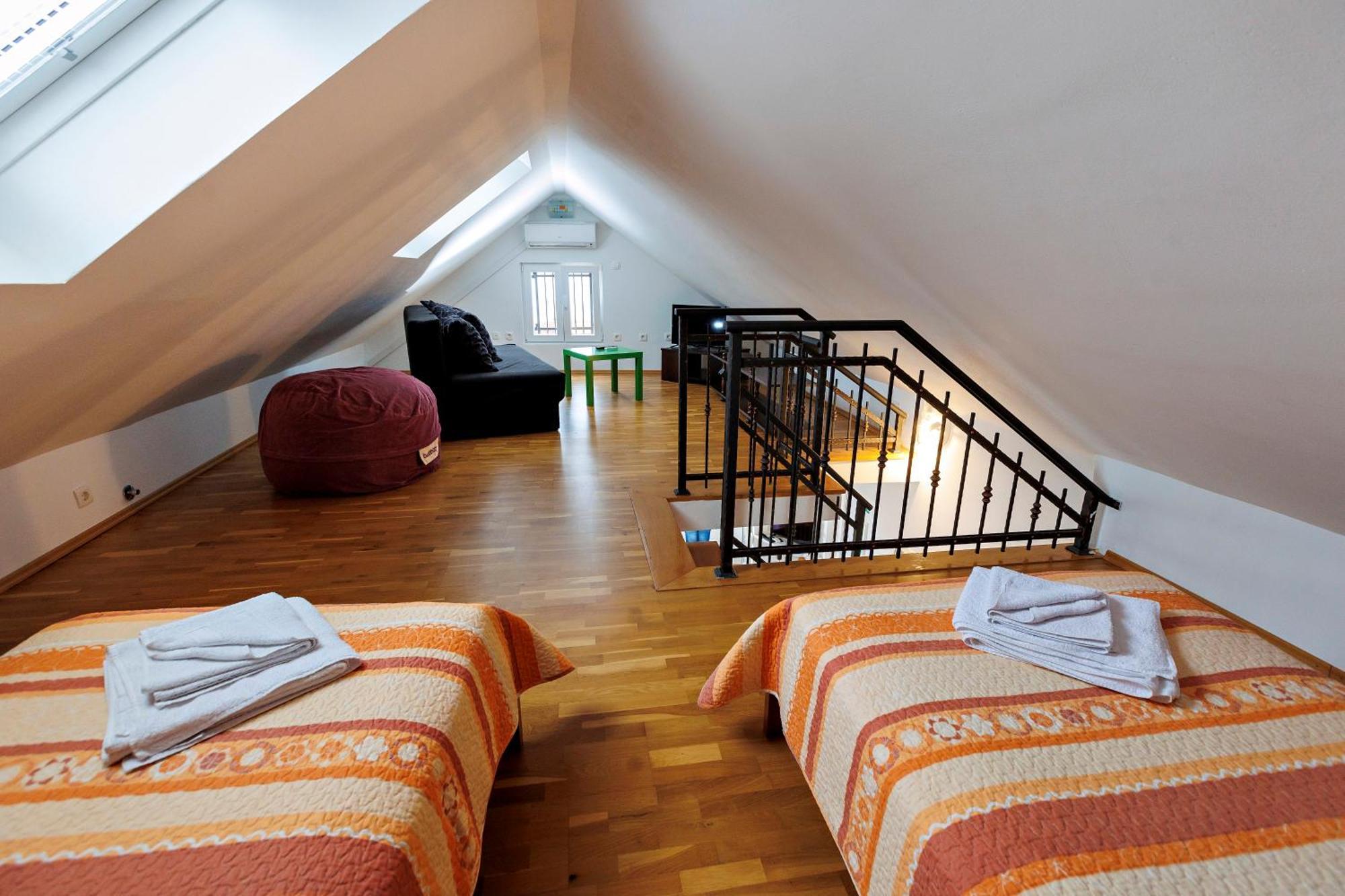 Apartments Baricevic Bol Bagian luar foto