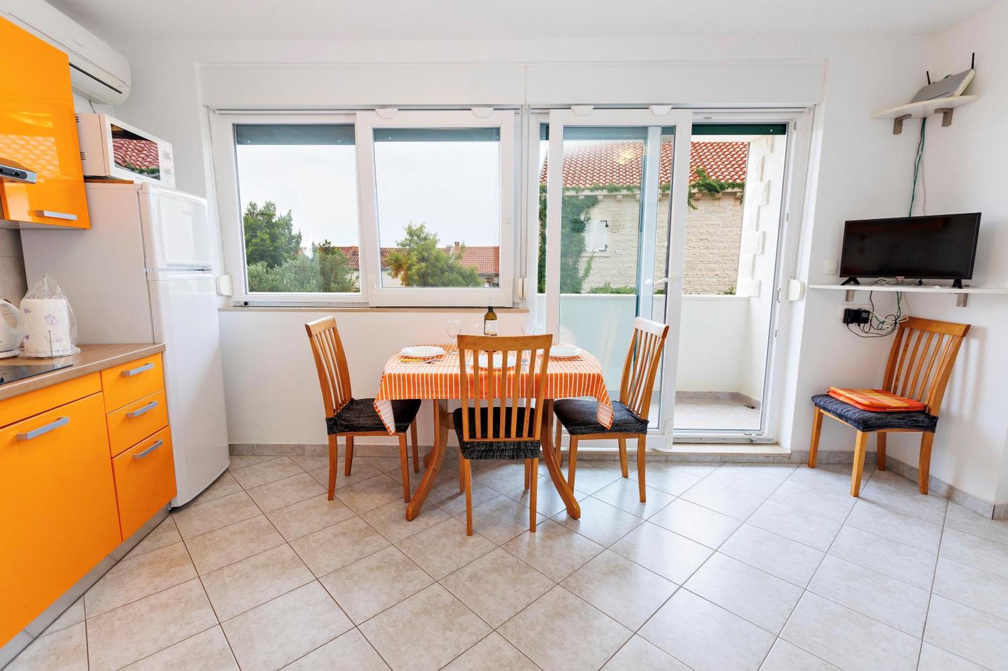 Apartments Baricevic Bol Bagian luar foto