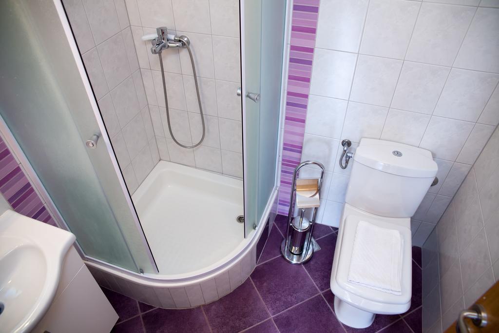 Apartments Baricevic Bol Bagian luar foto