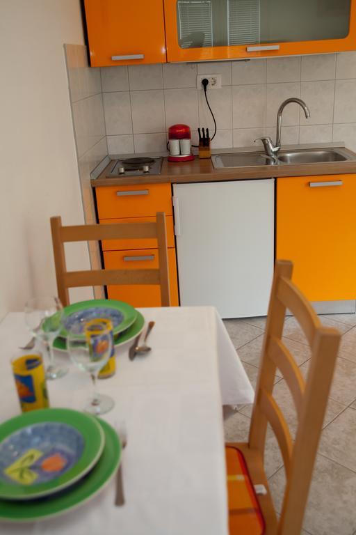 Apartments Baricevic Bol Bagian luar foto