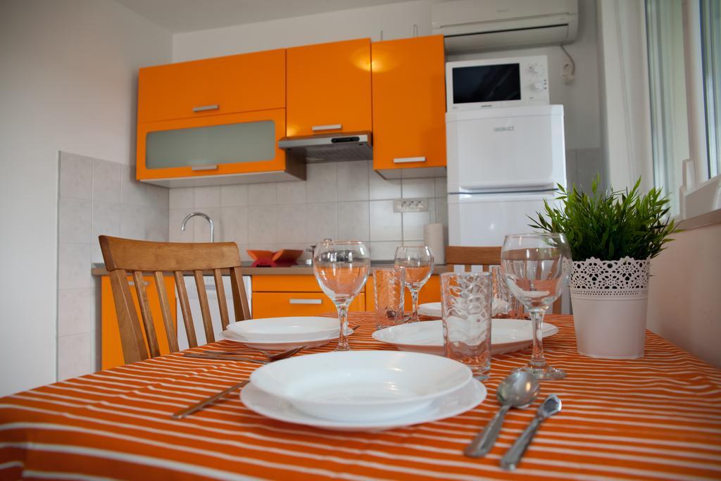 Apartments Baricevic Bol Bagian luar foto