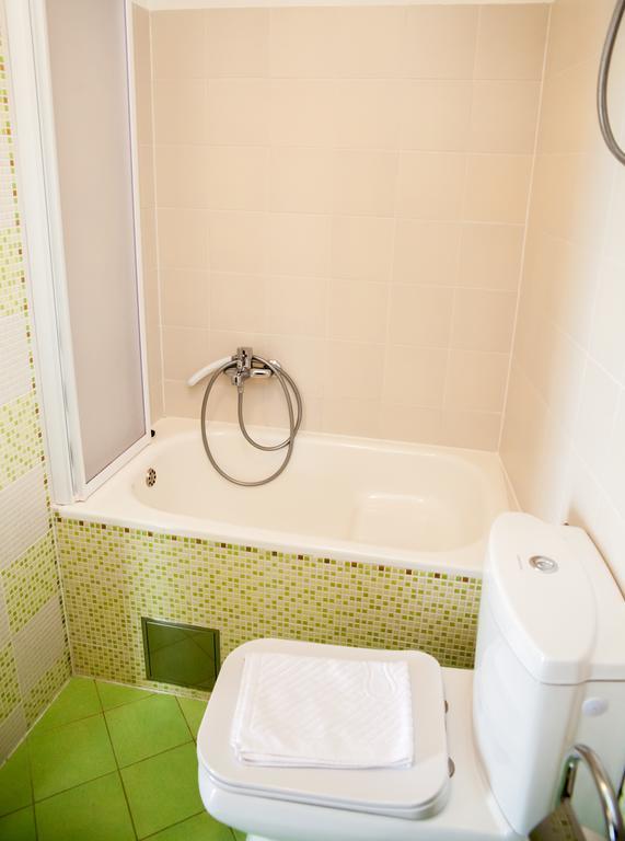 Apartments Baricevic Bol Bagian luar foto