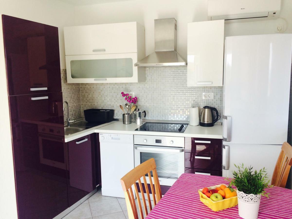 Apartments Baricevic Bol Bagian luar foto